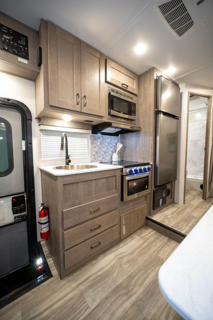 Gulf Stream Conquest Class C 6220 Image