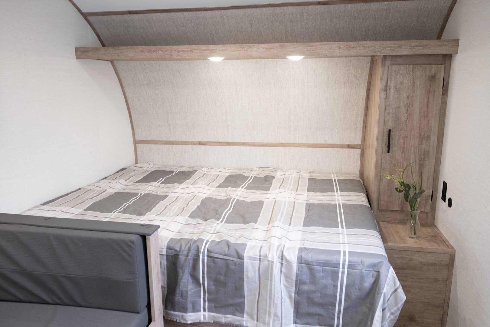 Gulf Stream Enlighten 17BH Image