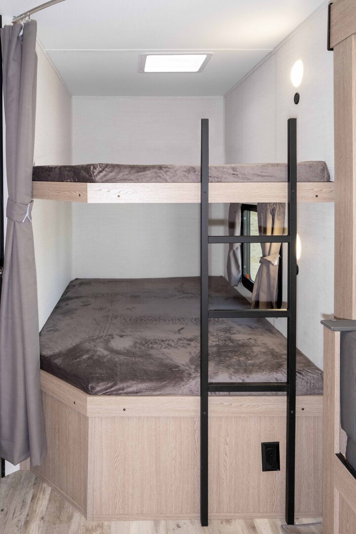 Gulf Stream Enlighten 27BHS Image