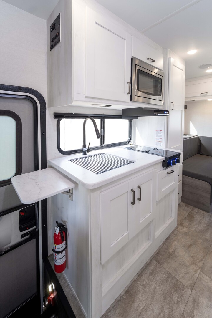 Gulf Stream Conquest Class C 6215LE Image