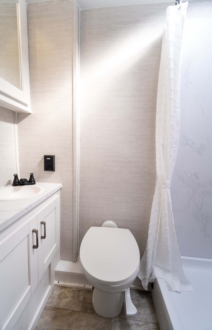 Gulf Stream Conquest Class C 6215LE Image