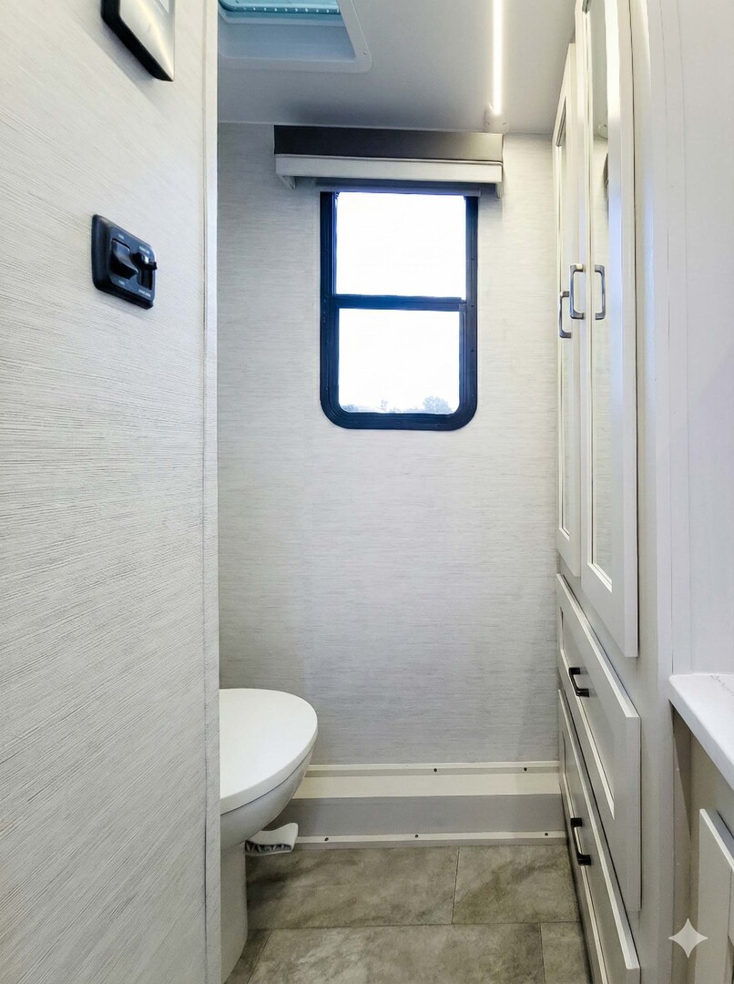 Gulf Stream Conquest Class C 6251 Image