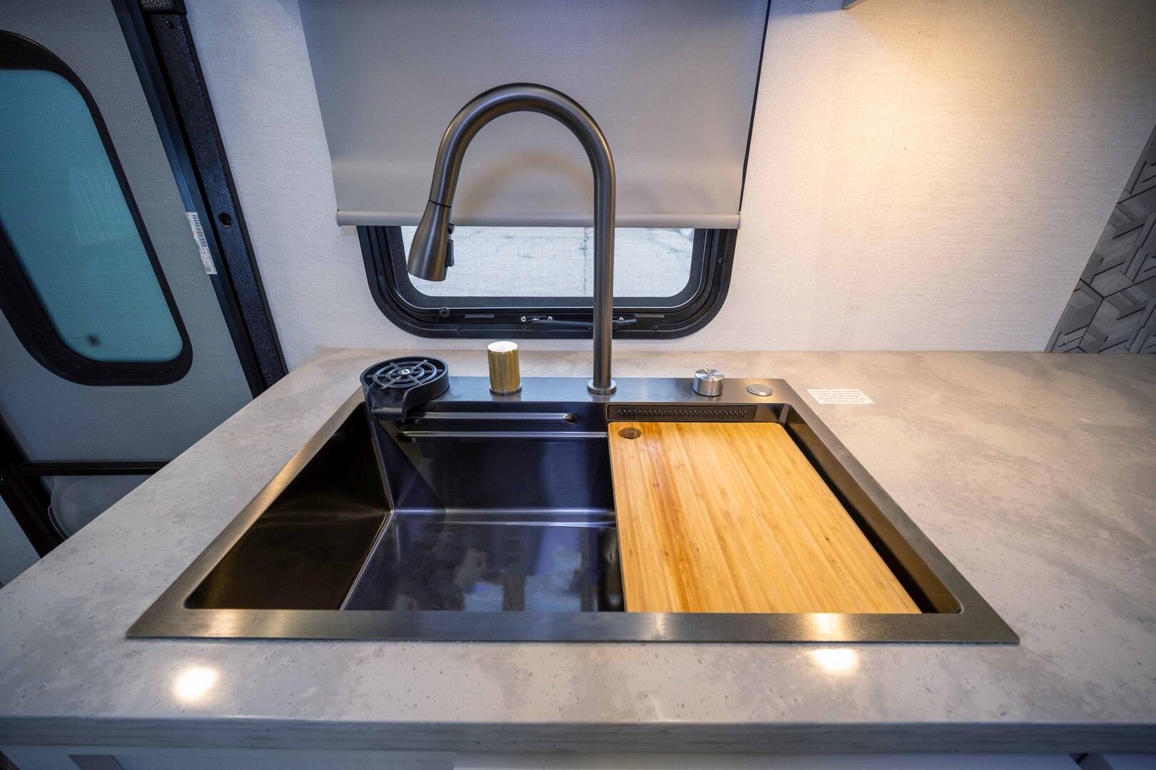 Gulf Stream Conquest Class C 6320 Image