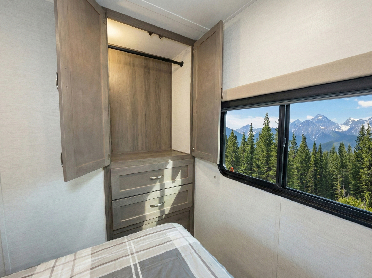 Gulf Stream Northern Express 290RL Image