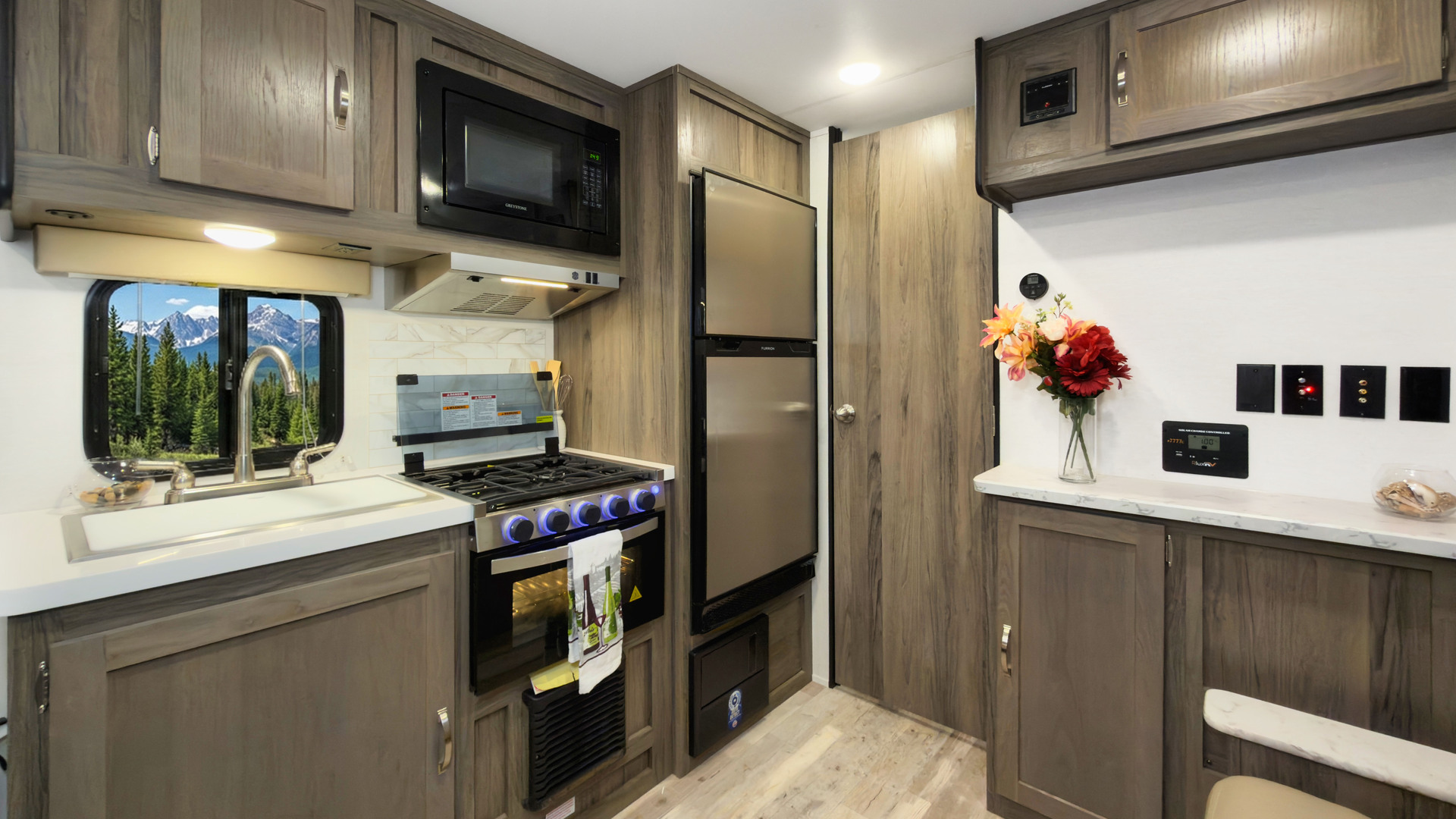 Gulf Stream Envision 21TBS Image