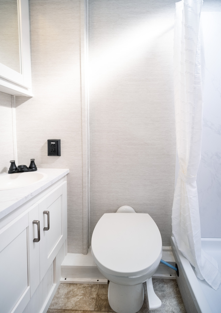 Gulf Stream Conquest Class C 6215LE Image