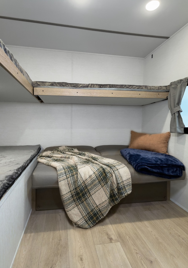 Gulf Stream Ameri-Lite 18QB Image