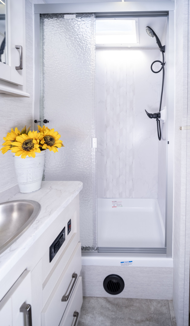 Gulf Stream Conquest Class C 6251 Image