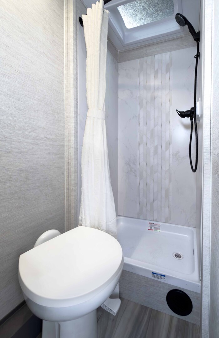 Gulf Stream Conquest Class C 6220LE Image