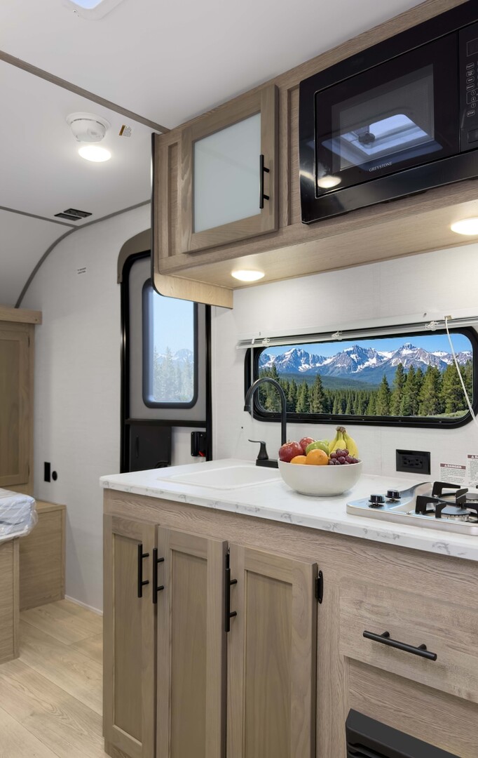 Gulf Stream Conquest Lite 18QB Image