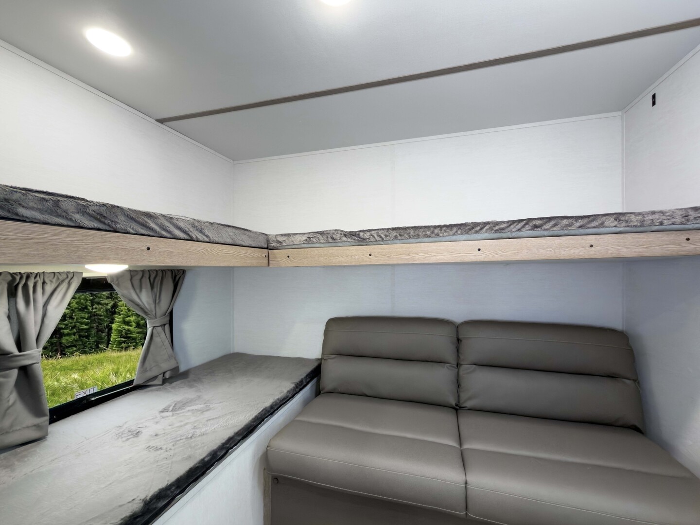 Gulf Stream Innsbruck Lite 18QB Image