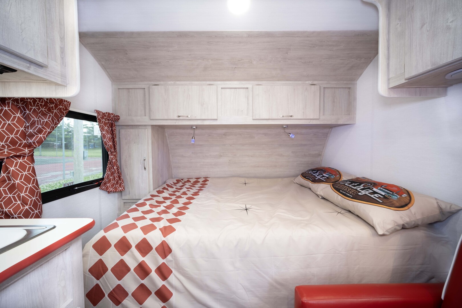 Gulf Stream Vintage Cruiser 17SCD Image