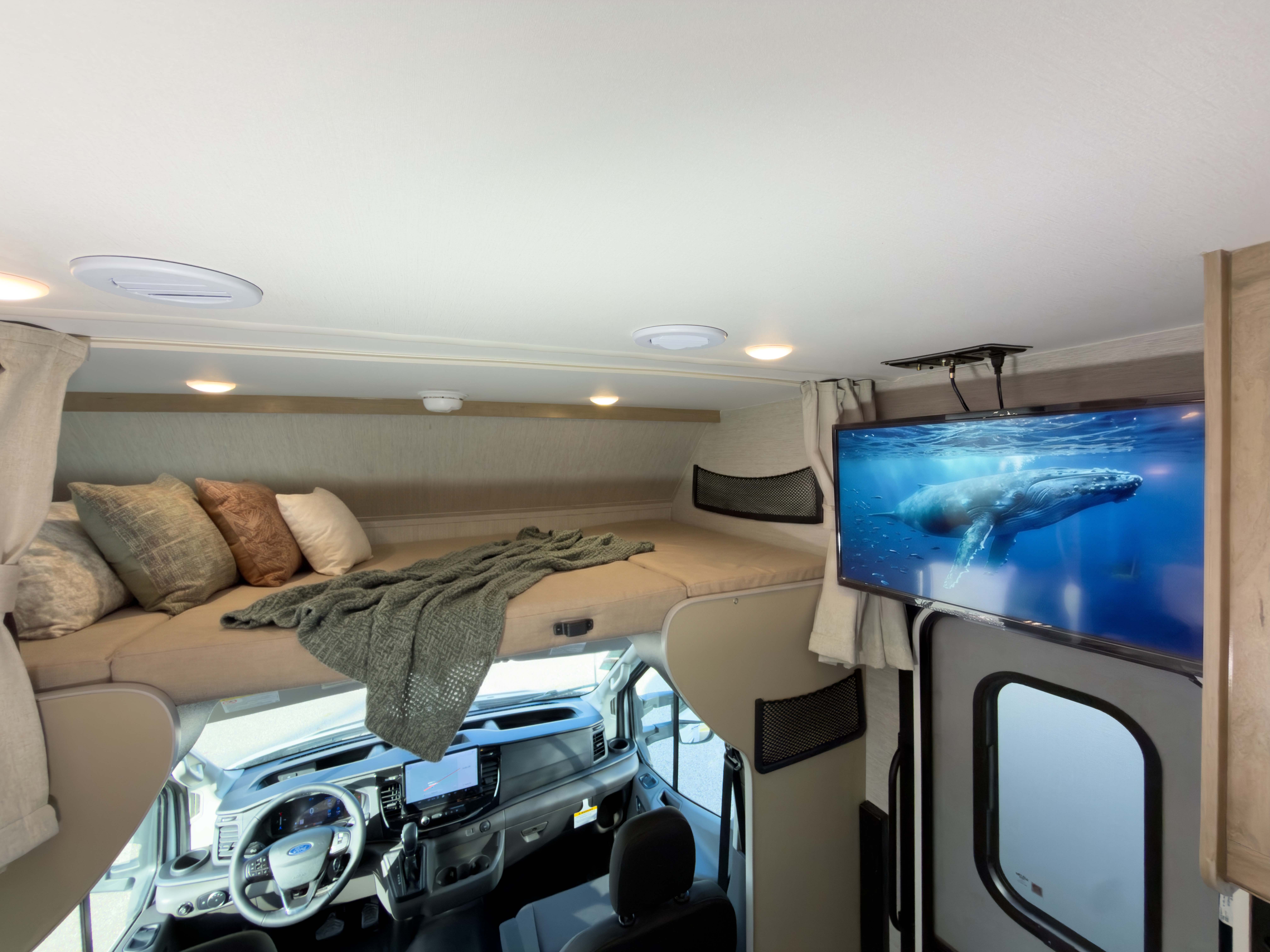 Gulf Stream Conquest Class C 4237 AWD Image
